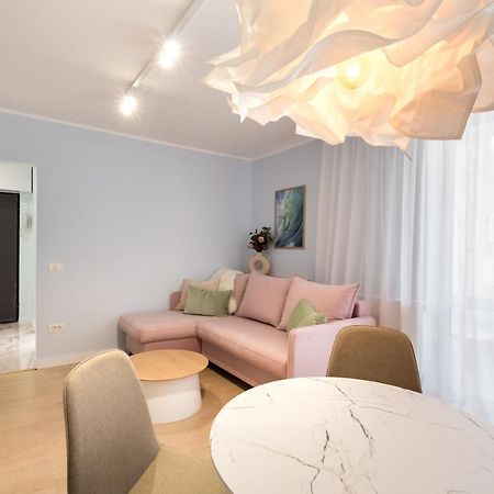 Candy Land Downtown Apartment Bucharest Exterior photo