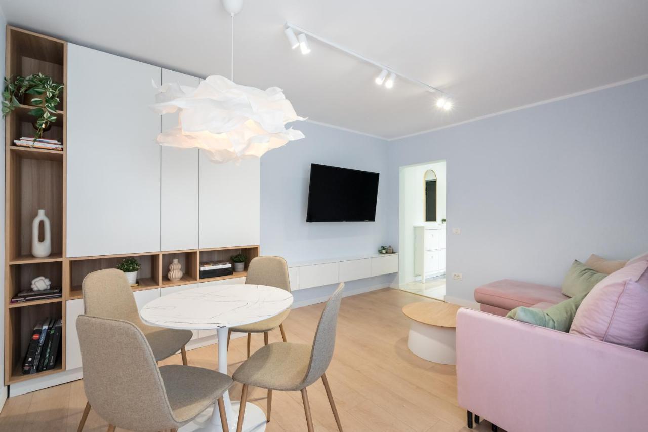 Candy Land Downtown Apartment Bucharest Exterior photo